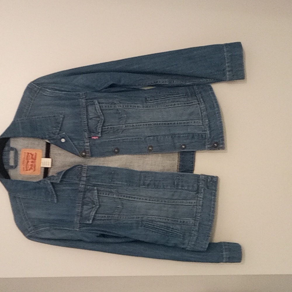Ladies Levi's jean jacket
